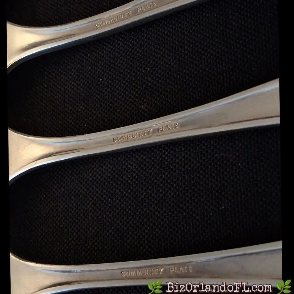 VINTAGE: Oneida Community Plate Dinner Forks Classic 1917 